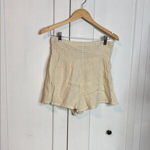 NWT lotus and luna - L/XL - Smocked High Waist Cream Shorts - Linen Cotton blend